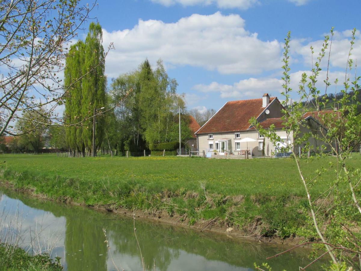 مبيت وإفطار Soulaucourt-sur-Mouzon La Taniere Douce المظهر الخارجي الصورة